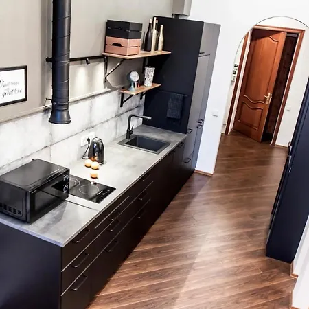 Terasli Genis Daire Apartament *
